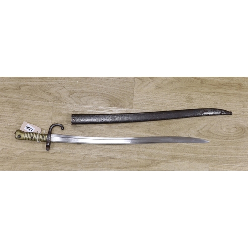 1296 - A WWI French bayonet, 1874 - pattern. 72cm overall