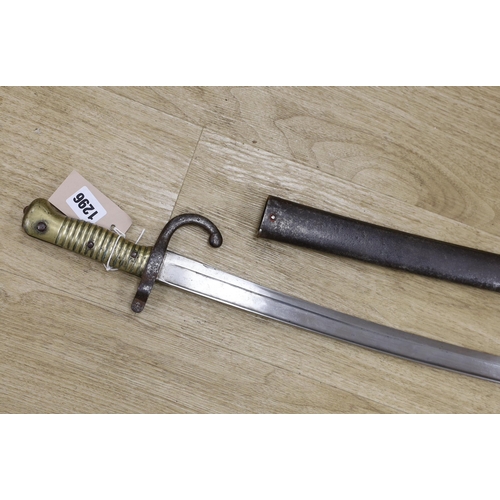 1296 - A WWI French bayonet, 1874 - pattern. 72cm overall