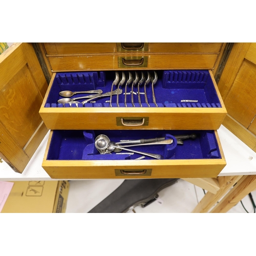 1297 - A Walker & Hall canteen of cutlery with bone insets