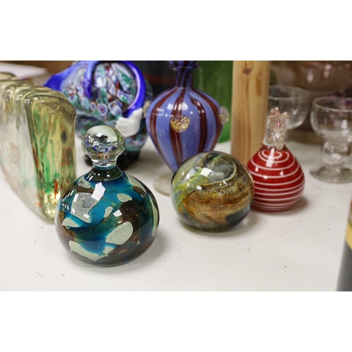 1387 - Mixed Murano and other art glass: including a Murano glass aquarium paperweight, label to base, 15... 