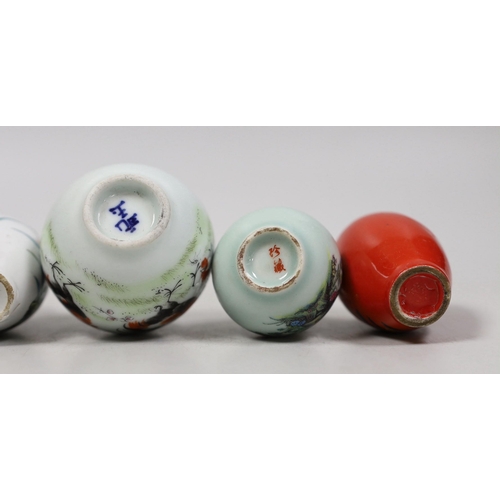 1462 - Five Chinese porcelain snuff bottles