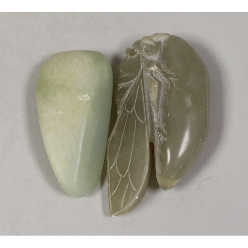 1463 - A Chinese pebble carving and a Chinese soapstone carving of a cicada, 8.5 cm long