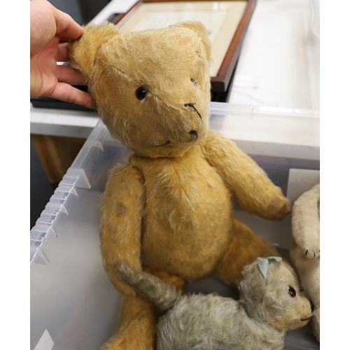 1526 - A selection of various early to mid 20th century teddy bears and toys, to include a Tri pulling wood... 