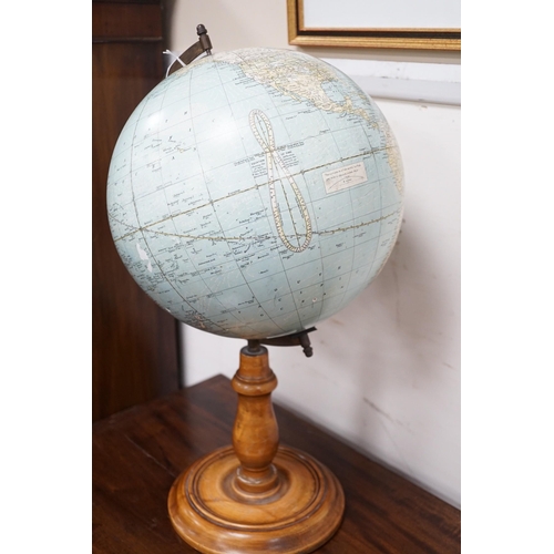 1532 - A Bacon's Excelsior 12-inch globe