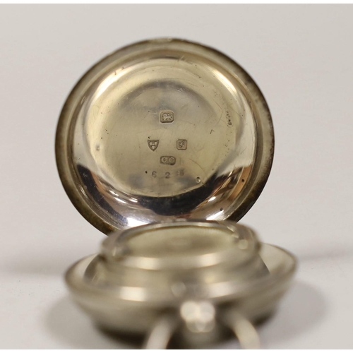 1822 - An Edwardian plain silver sovereign case, Colen Hewer Cheshire, Chester 1907, 33mm.