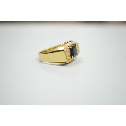 1896 - A modern 750 yellow metal, single stone sapphire and pave set diamond dress ring, size O, gross weig... 