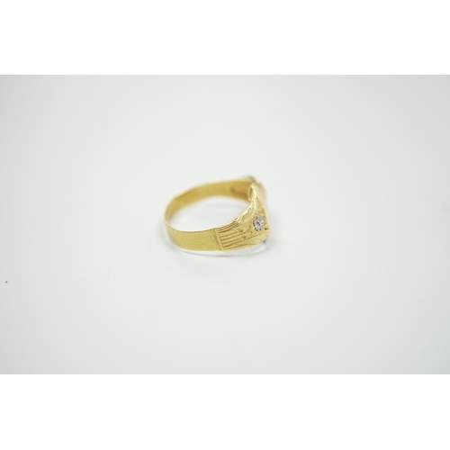 1919 - A French? antique yellow metal signet ring, with carved and pierced shoulders, (metal detector find,... 