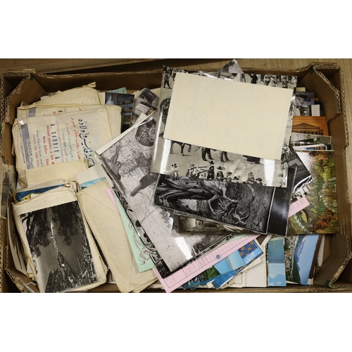 1518 - A quantity of postcards photos