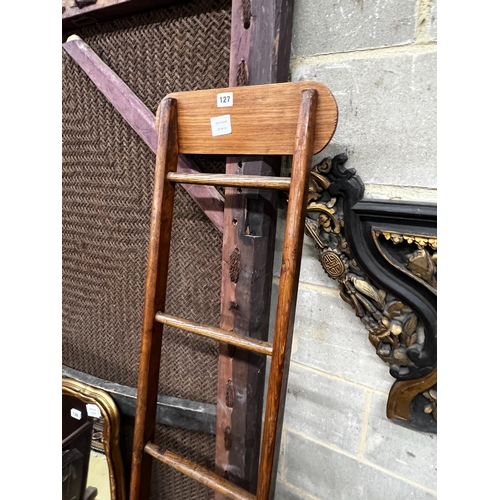 127 - A 19th century provincial pine library ladder, height 184cm