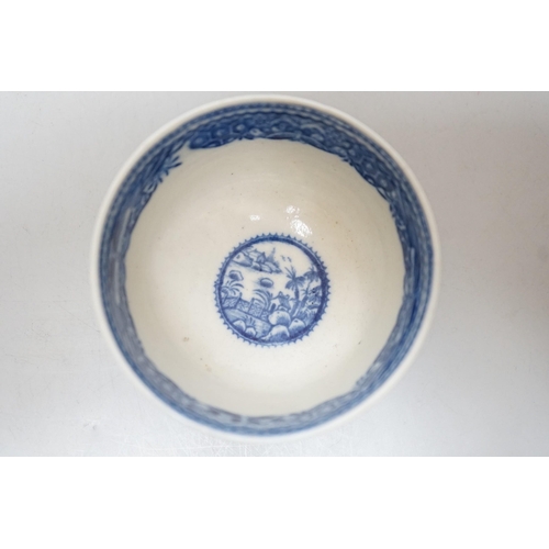 349 - An 18th century Caughley teabowl and saucer printed with the uncommon Fence and House pattern. 6cm t... 