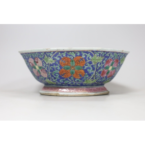 356 - A 19th century Chinese octagonal enamelled porcelain bowl, 20cms wide