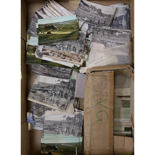 426 - A quantity of early 20th century postcards