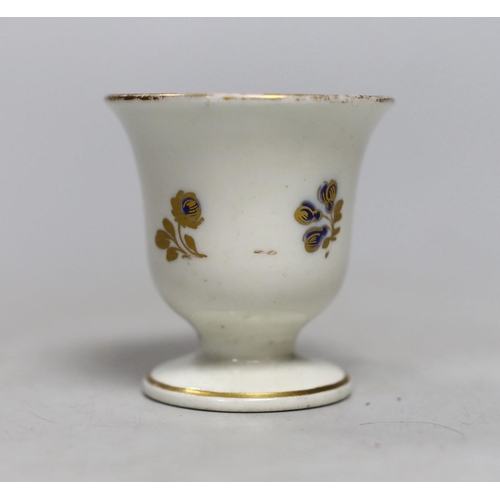 474 - A Caughley rare ice or sorbet cup decorated in blue and gilt, S mark. 6cm tall