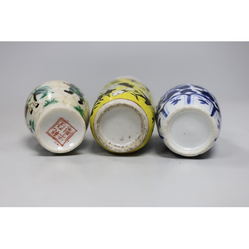 481 - Two 19th century Chinese porcelain small vases and a small famille rose vase, tallest 11cm high... 