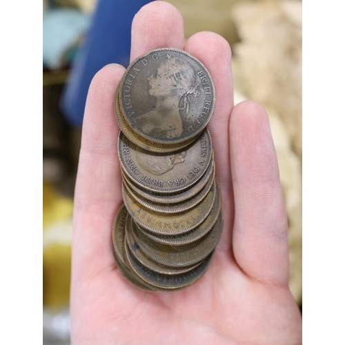 525 - A box of UK and World coins including George V and George VI florins, shillings etc