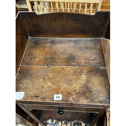 54 - A George III provincial oak two tier washstand, width 47cm, depth 38cm, height 88cm