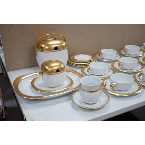 547 - A Rosenthal Concept 2 dinner service 'Suomi'