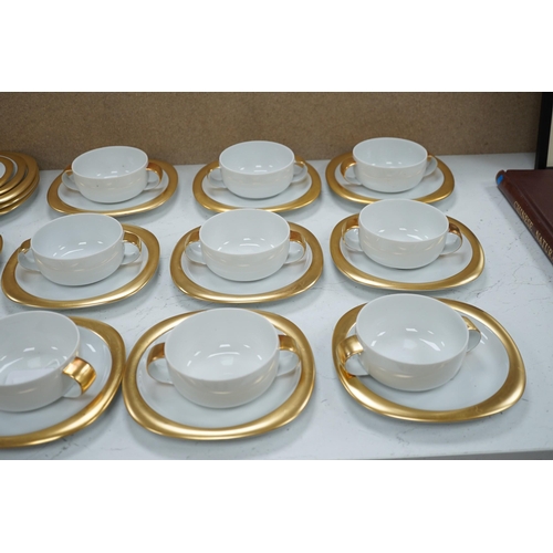 547 - A Rosenthal Concept 2 dinner service 'Suomi'