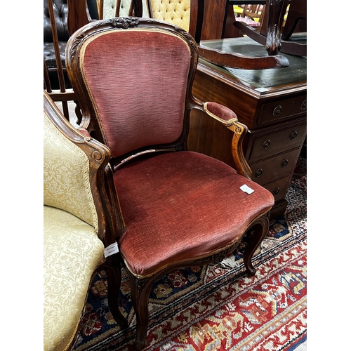 1041 - A late 19th century French upholstered oak fauteuil, width 68cm, depth 50cm, height 91cm