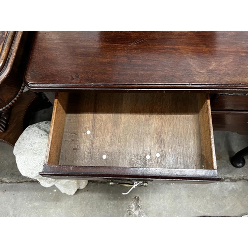 1060 - A George III style mahogany lowboy, width 66cm, depth 45cm, height 73cm