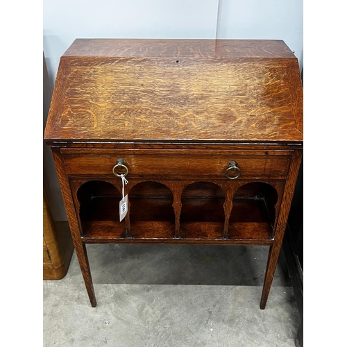 1070 - A small arts and crafts oak bureau width 62cm, depth 40cm, height 80cm