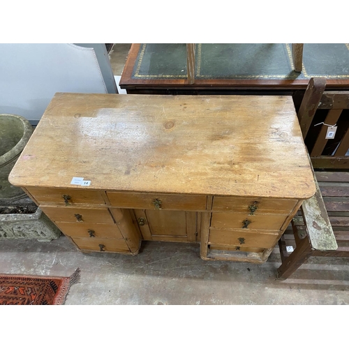 1142 - A Victorian pine kneehole dressing table, width 112cm, depth 55cm, height 74cm