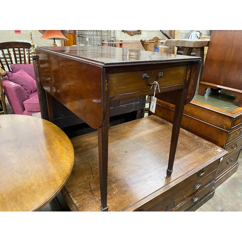 1154 - A George III mahogany Pembroke table, width 53cm, depth 83cm, height 72cm