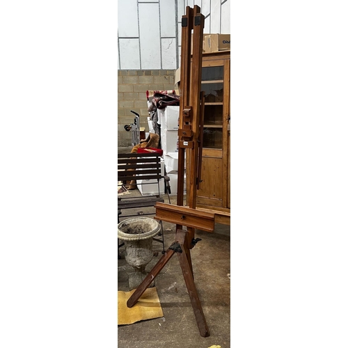 1220 - A beech artists studio easel