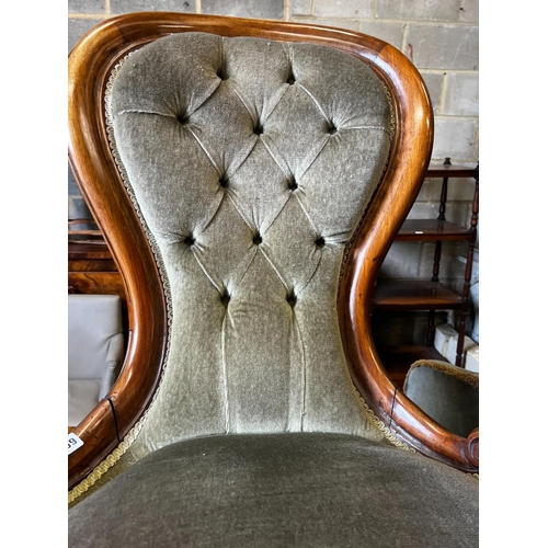 159 - A pair of Victorian mahogany spoon back nursing chairs, width 57cm, depth 57cm, height 91cm