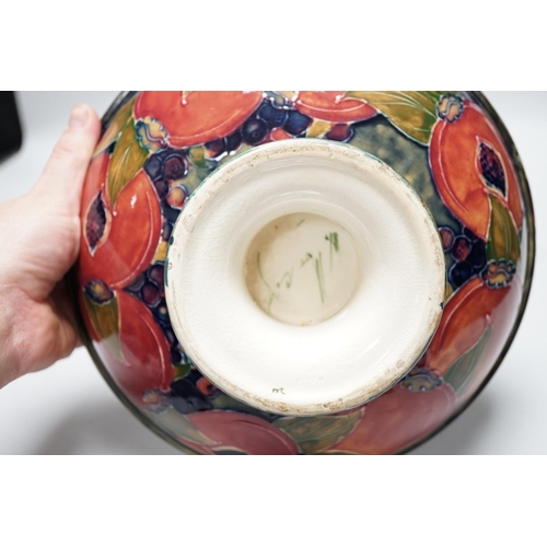 278 - A Moorcroft Pomegranate pedestal bowl, 1920s, 23.5cm diameter