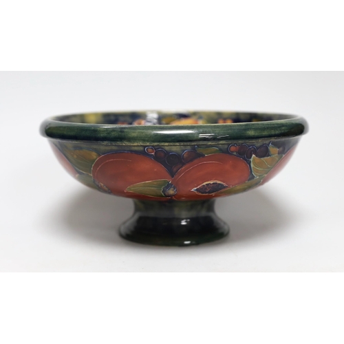 278 - A Moorcroft Pomegranate pedestal bowl, 1920s, 23.5cm diameter