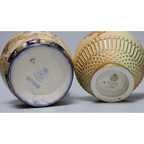 291 - Three Royal Worcester blush vessels and a Carltonware biscuit barrel