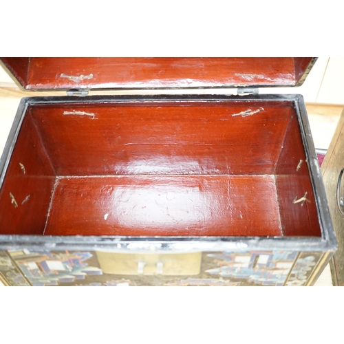 302 - A pair of Chinese export lacquer boxes, 43cm wide