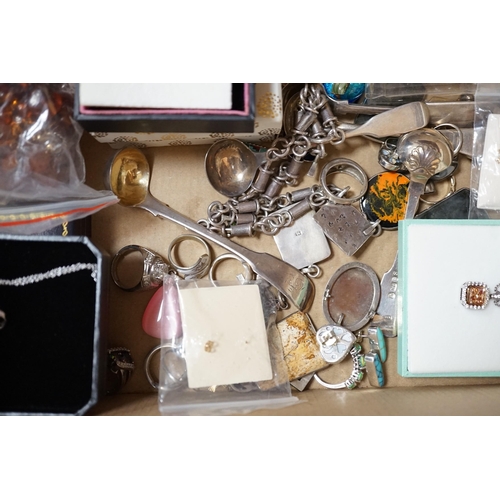 1995 - Assorted costume jewellery including silver jewellery.