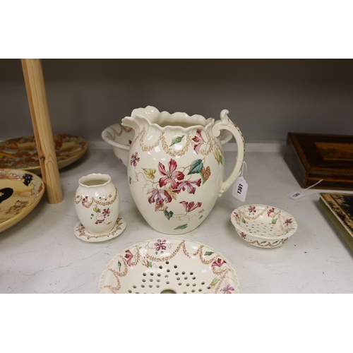 1361 - A Copeland Spode Montana pattern washstand set