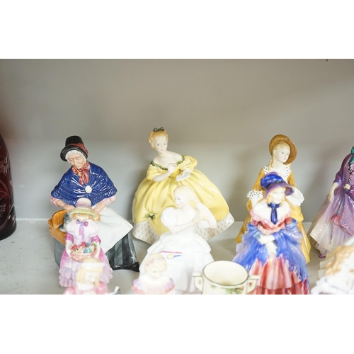 1407 - A quantity of Royal Doulton figures, to include Peggy, Valerie, Dinky Do, Penelope, Cissie, and othe... 