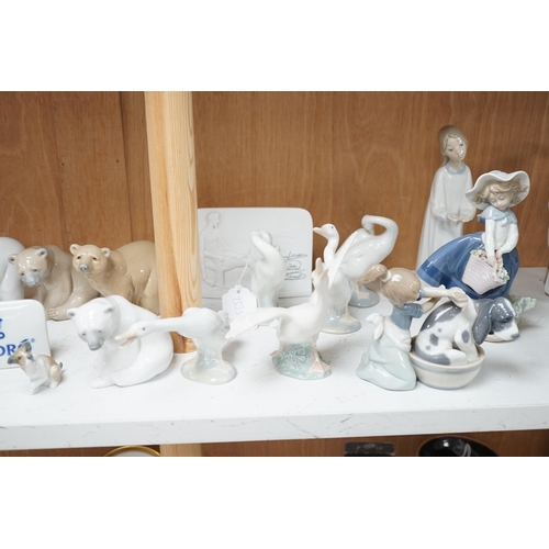 1452 - A collection of Lladro bears, ducks figurines and plaques (20)