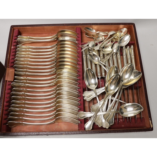 1830 - A matched part canteen of mid 20th century Italian 800 standard white metal cutlery, weighable silve... 