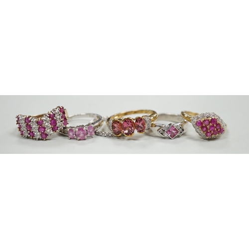 1877 - Five assorted modern 9ct gold and gem set dress rings, gross weight 16.7 grams and one other white m... 