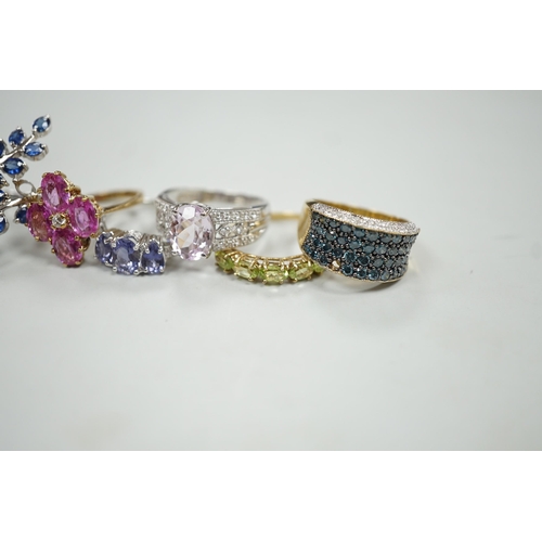 1879 - Six assorted modern 9ct gold and gem set dress rings, including three white gold, gross weight 20 gr... 