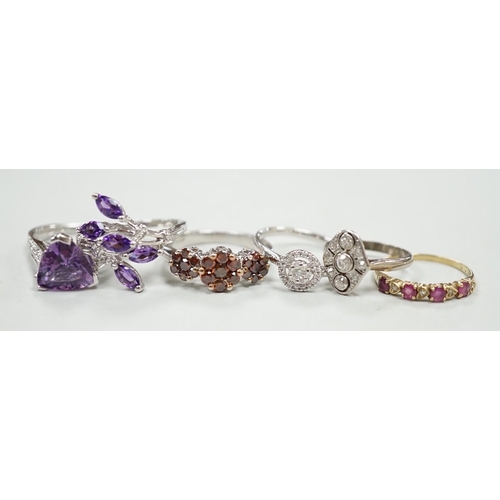 1893 - Five assorted modern 9ct gold and gem set dress rings, including diamond cluster ring, gross weight ... 