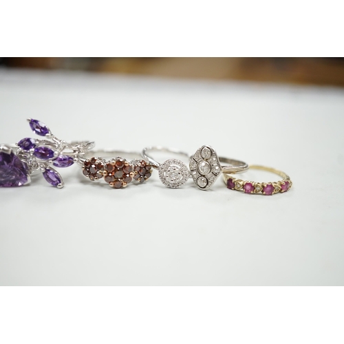 1893 - Five assorted modern 9ct gold and gem set dress rings, including diamond cluster ring, gross weight ... 