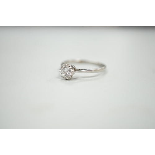 1901 - A white metal (stamped plat) and solitaire diamond ring, size P, gross weight 2.9 grams, the stone w... 