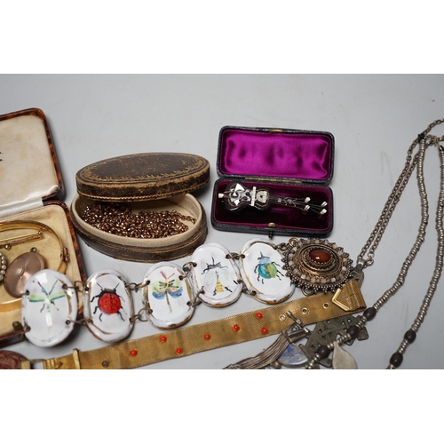 1905 - Assorted jewellery including Victorian pinchbeck guard chain, enamelled bracelet, sterling brooch et... 