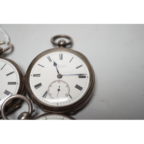 1915 - A 19th century silver pair cased keywind verge pocket watch, unsigned movement, together with three ... 