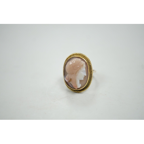 1966 - A modern 9ct gold and hardstone cameo ring, carved with the bust of a lady to sinister, size L, gros... 