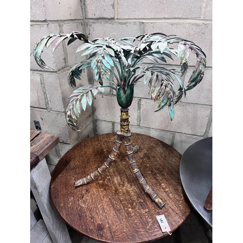 190 - A painted wrought iron palm tree underframe, height 66cm *Please note the sale commences at 9am.... 