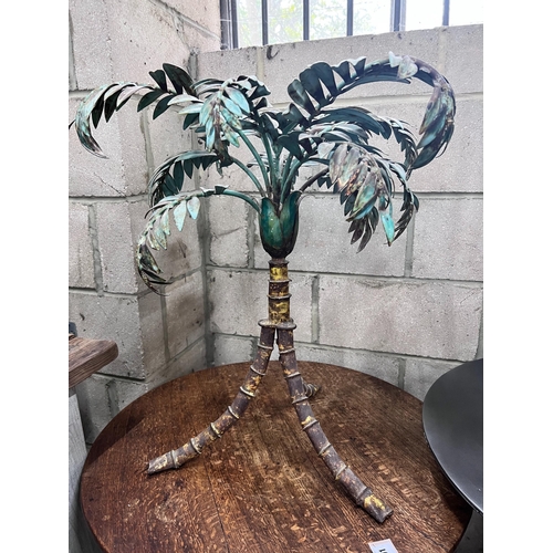 190 - A painted wrought iron palm tree underframe, height 66cm *Please note the sale commences at 9am.... 