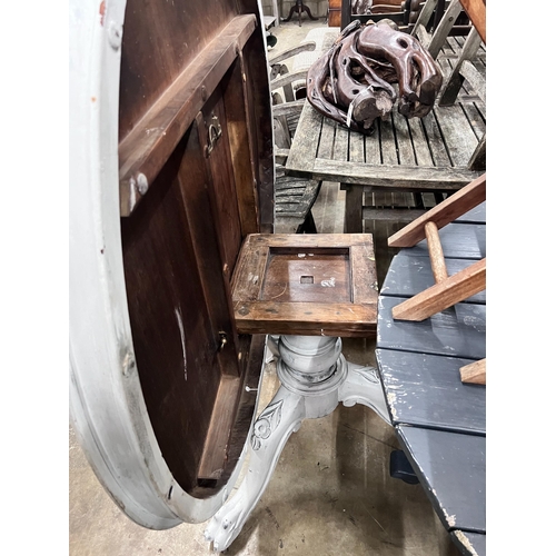 200 - A white painted Victorian mahogany breakfast table, diameter 117cm *Please note the sale commences a... 