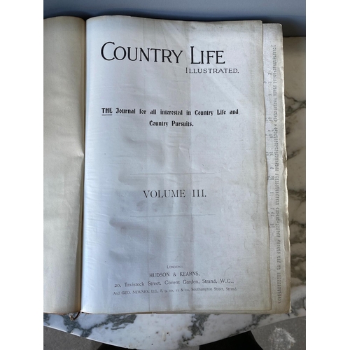 215 - ° ° Country Life, vol.1-166 but lacking vol.34, 1897-1979 and various other later issues. *Please no... 